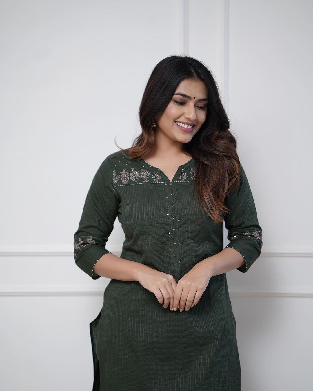 Women Dark Green Cotton Kurta Pant Set with Elegant Embroidery | Stylish Ethnic Wear for Office & Festive Use